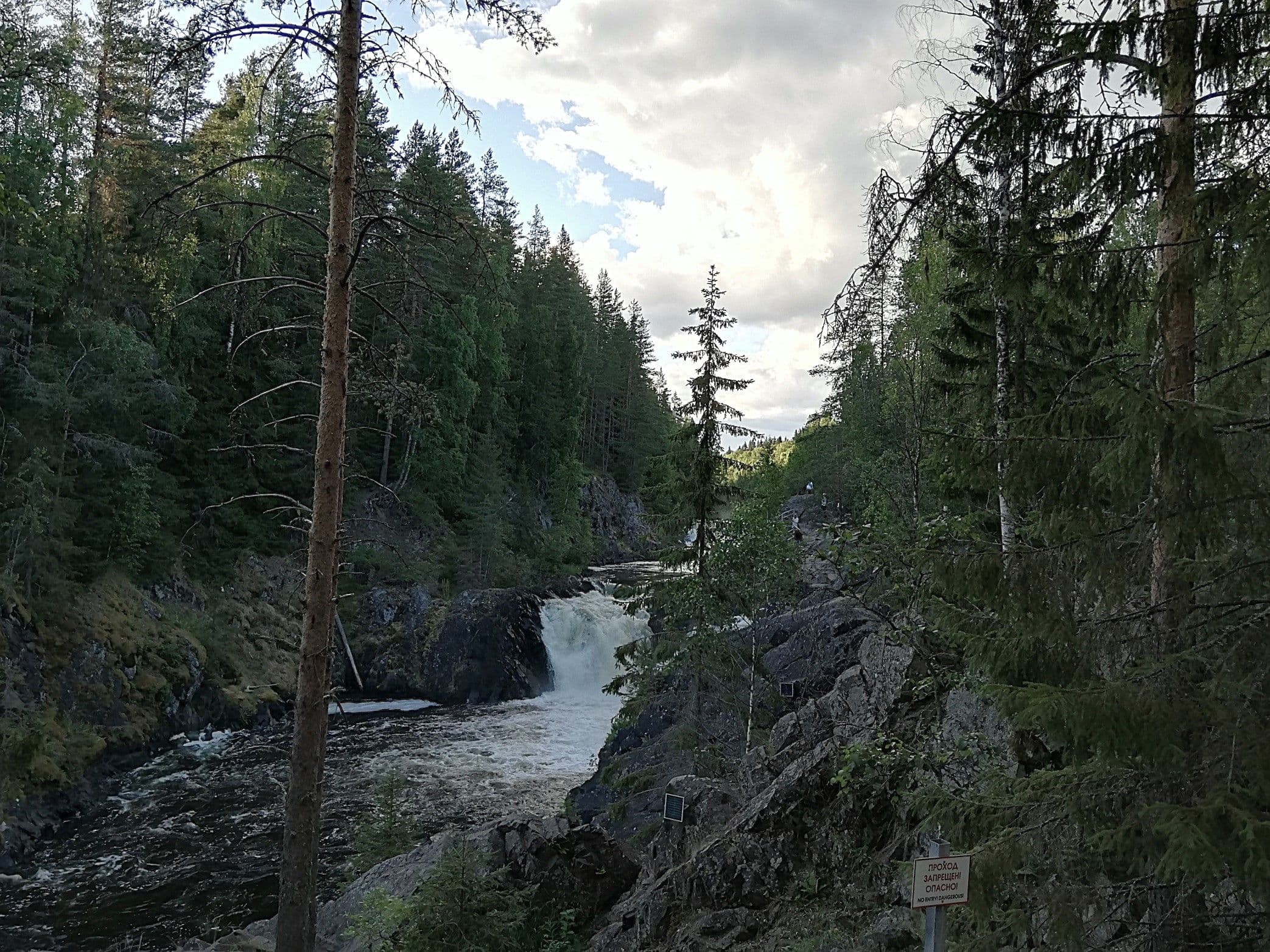 Водопад Кивач в Карелии