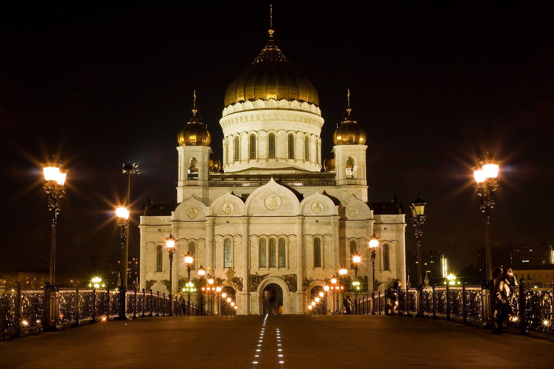 Храм Христа Спасителя с Патриаршего моста