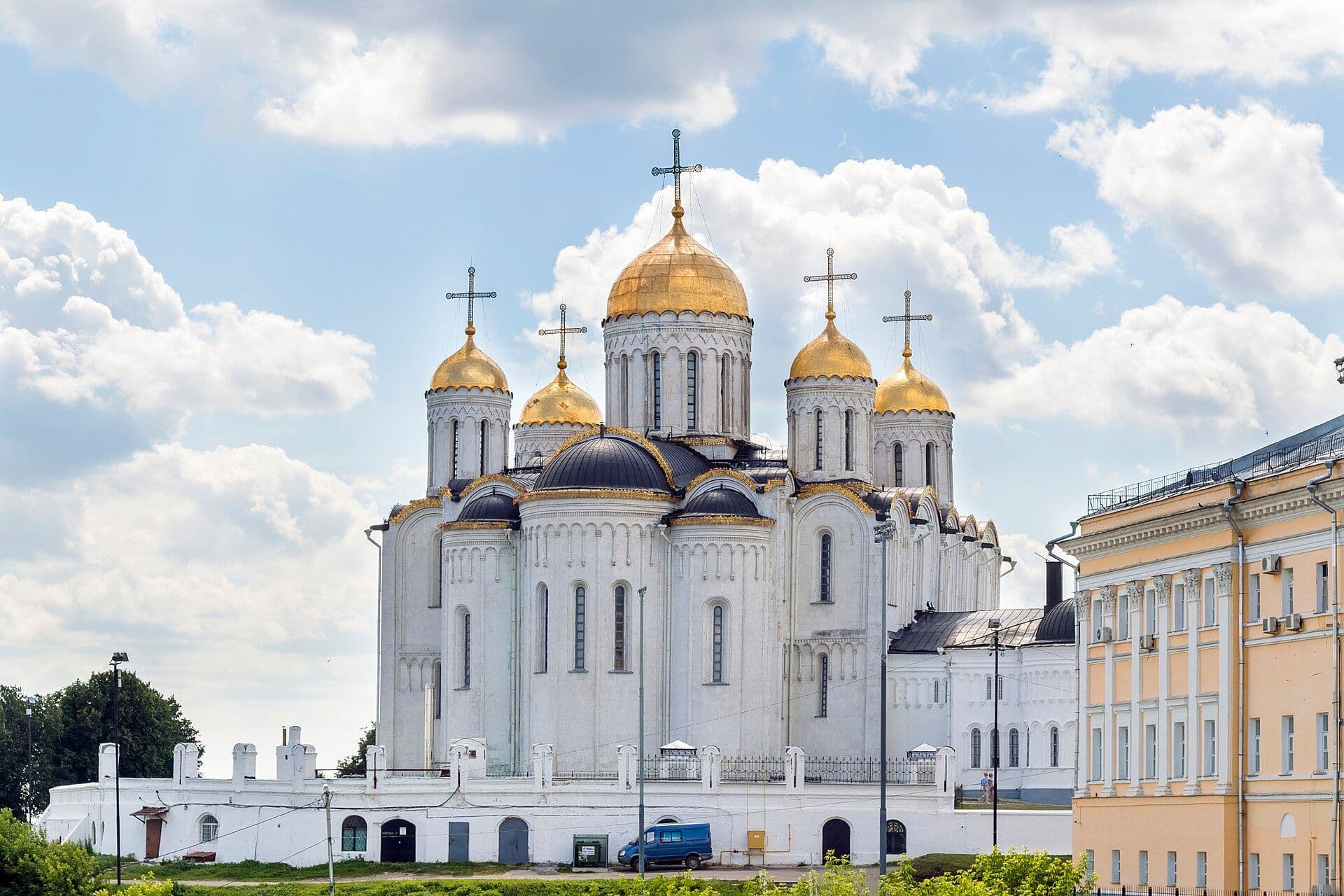 Владимир: белокаменные соборы XII века