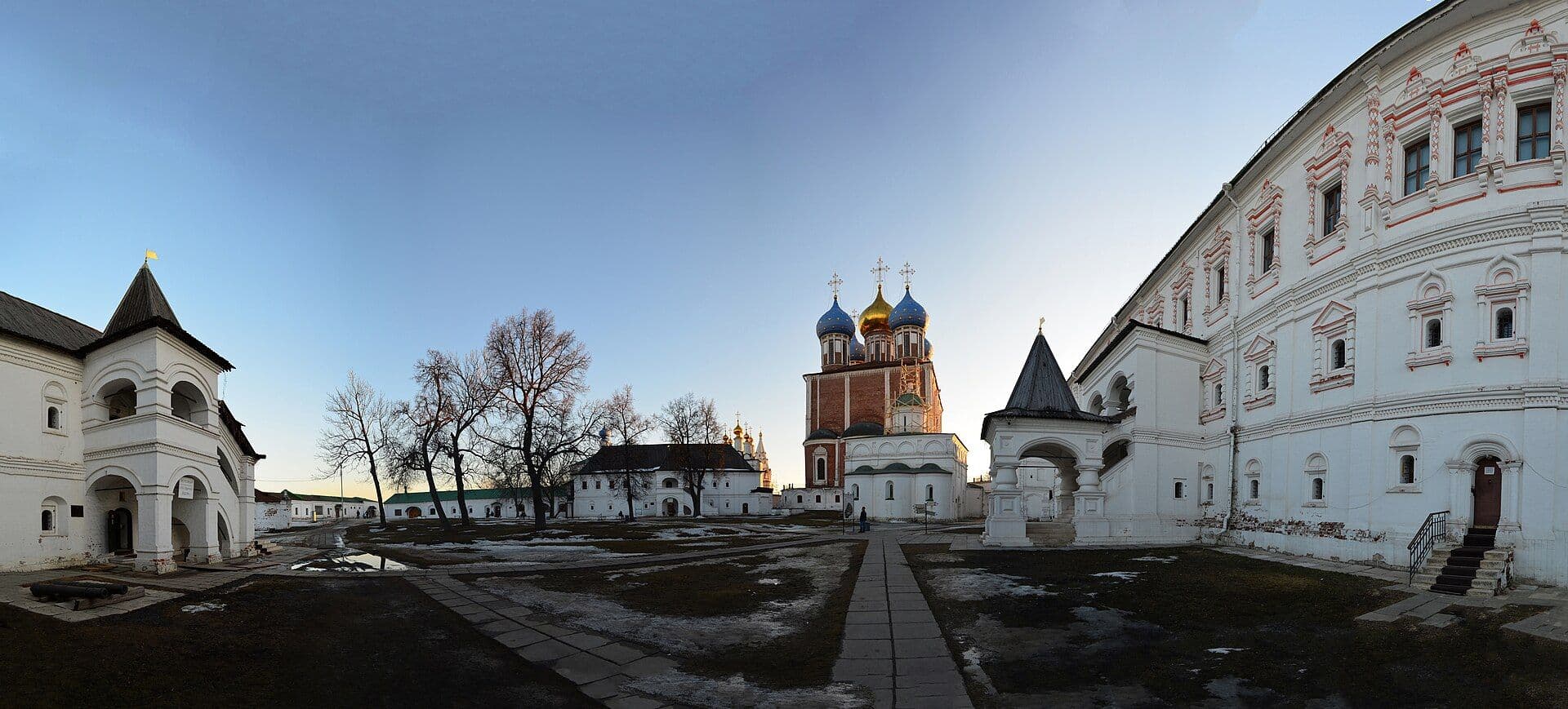 Рязанский Кремль вечером